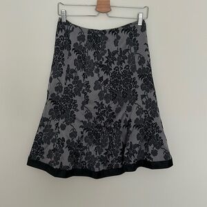 Ann Taylor Black and Grey Floral Skirt - Size 4‎ Office Siren